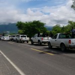 EL convoy de la Policía Ministerial. Foto: Ezequiel Flores.